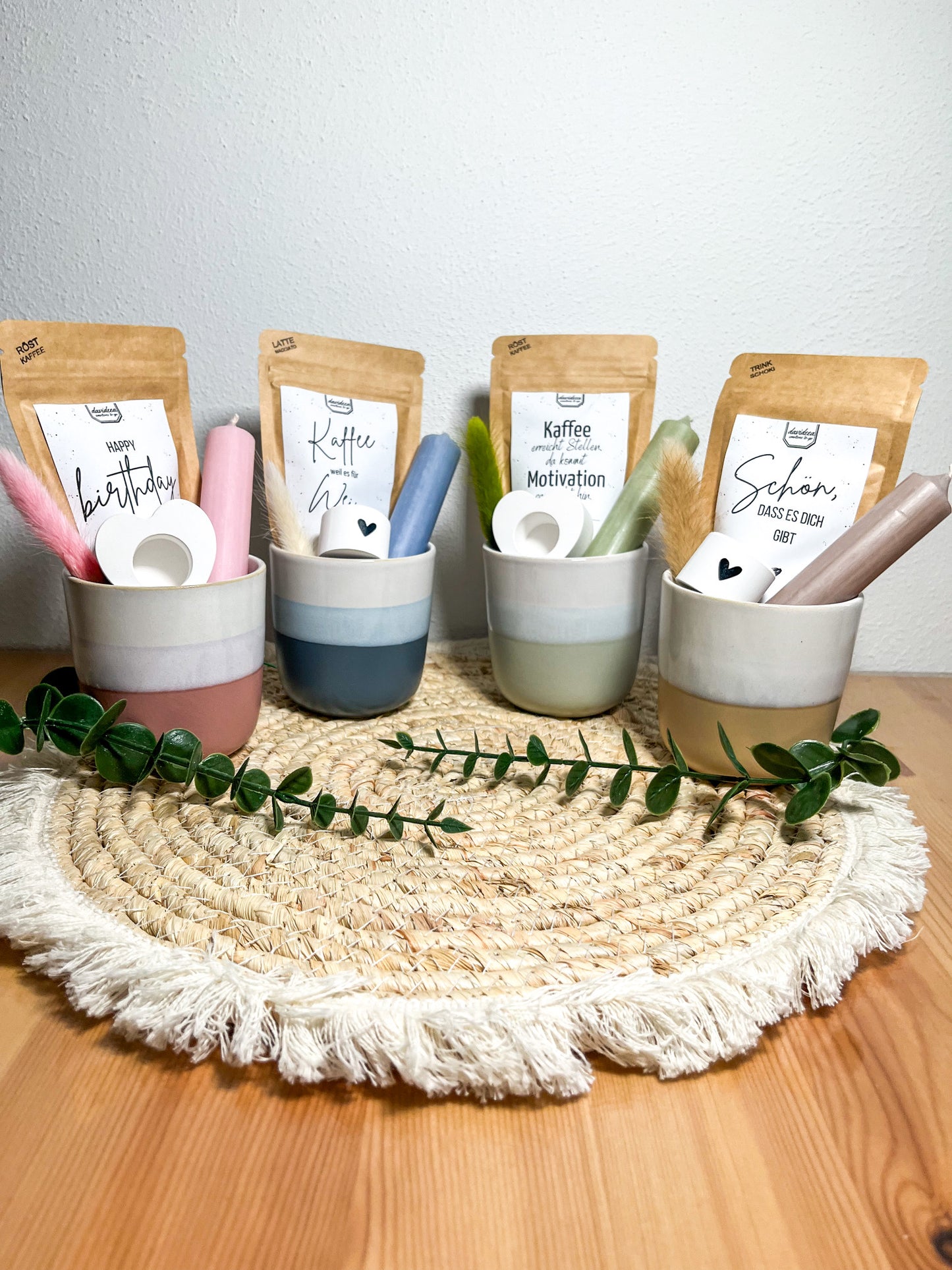 Geschenkset Tasse/Becher mit Kaffee , Kerze , Kerzenhalter